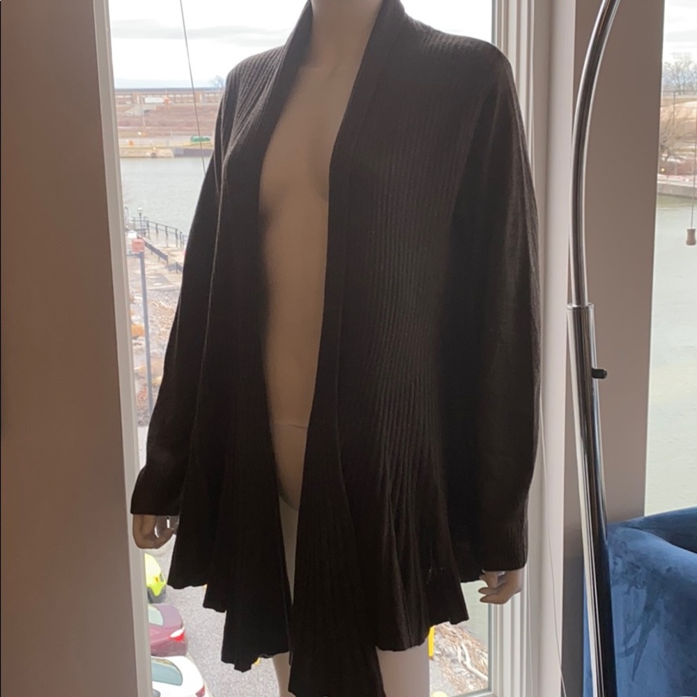 Womens sweater.  Medium.  FW-4